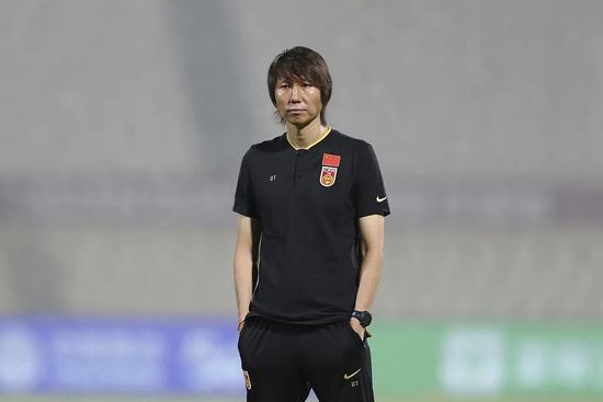 美女脱了衣服